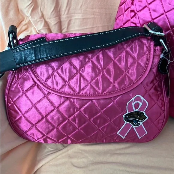 NFL Pink and Black Quilted Shoulder Bags - Picture 2 of 13